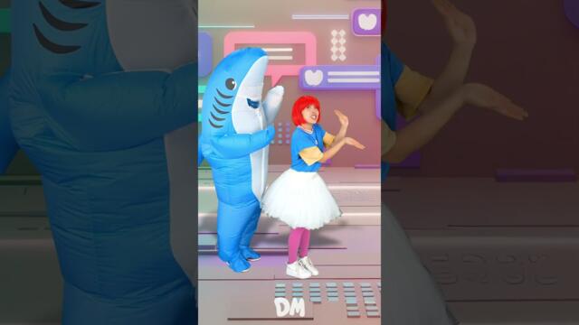 Baby Shark | Kids Songs and Nursery Rhymes | @dominoki