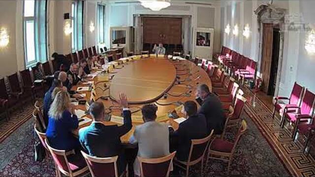 Рекорд за Гинес! Най-късото заседание на комисията по енергетика в парламента