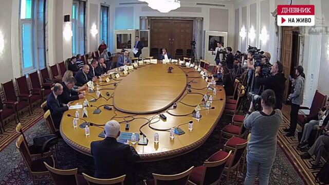 Депутатите от управляващото мнозинство провалиха извънредно заседание заради бюджета