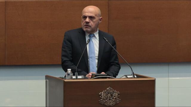 Томислав Дончев отговори дали може да се очаква оставка на Митов: Не