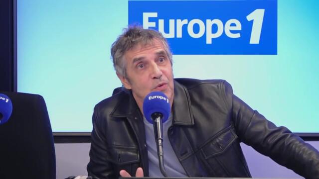 "J’ai pris un coup de poing" : Julien Clerc revient sur le jour où Patrick Dewaere a appris qu’il était en couple avec Miou-Miou (VIDÉO)