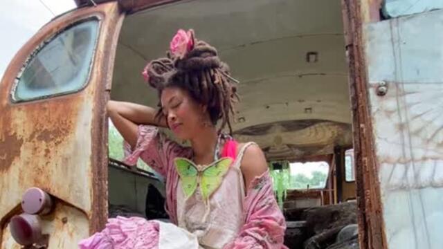 Valerie June - Rollin and Tumblin' (Official Audio)