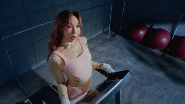 LUSS - Sugar Free (Official Music Video)