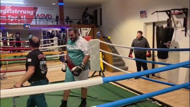 Орфей и тати на тренировка , лапи , смях и здраве