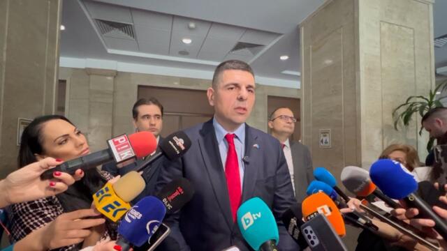 Борисов е пешката на Пеевски във войната му със средната класа!