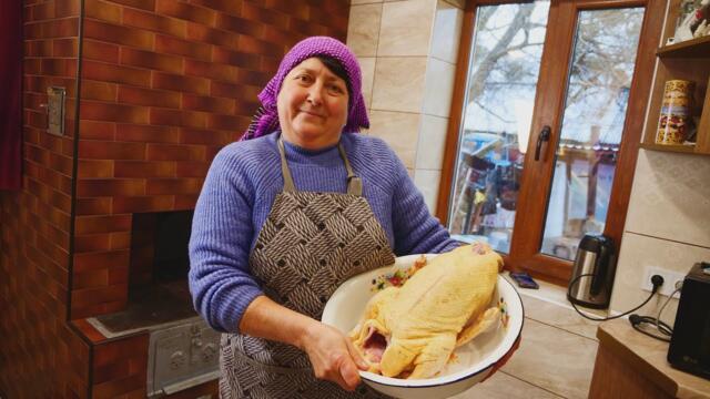 СМАЧНИЙ УКРАЇНСЬКИЙ ОБІД: КАЧКА, КНЕДЛИКИ, САЛАТ І СИРНА ЗАПІКАНКА. РЕЦЕПТИ ВІД МАМИ🌟