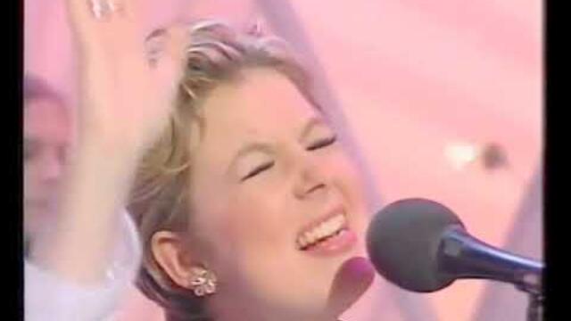 Scarlet - Independent Love Song (live) - Pebble Mill at One