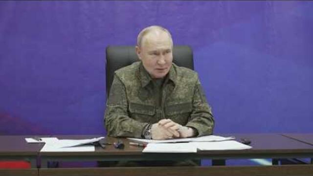 Путин посетил пункт управления Объединённой группировки войск