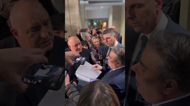Ивайло Мирчев и Асен Василев опитват да дърпат ушите на Бойко Борисов