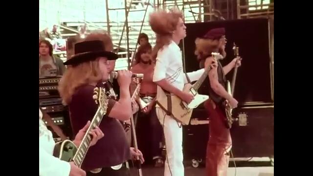 Lynyrd Skynyrd (1977) - Free Bird (Live at Oakland Coliseum Stadium)