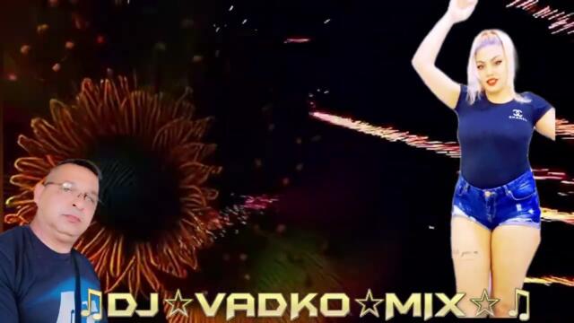 BG: DJ ...Vladko... mix— пусни го силно!TR: Bu gece çılgın — hadi başla! 2026