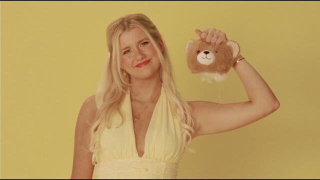 Elizabeth Nichols - Oh The Things Men Do (Official Music Video)