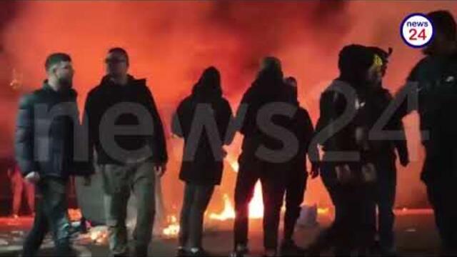 ИЗВЪНРЕДНО В News24sofia.eu! Безредици пред офис на ГЕРБ на бул. "Дондуков" - пламна огромен пожар