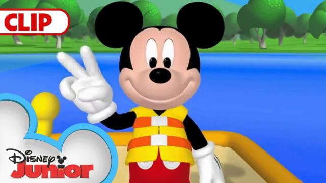 Goofy's Petting Zoo 🐮 | Mickey Mouse Clubhouse |  @disneyjr​