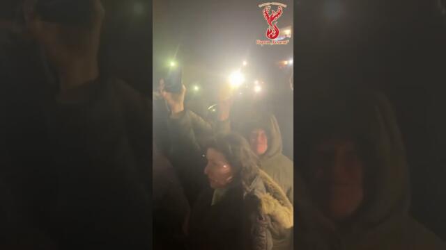 Стотици членове и симпатизанти на Партия Величие проведоха шествие до дома на Бойко Борисов.