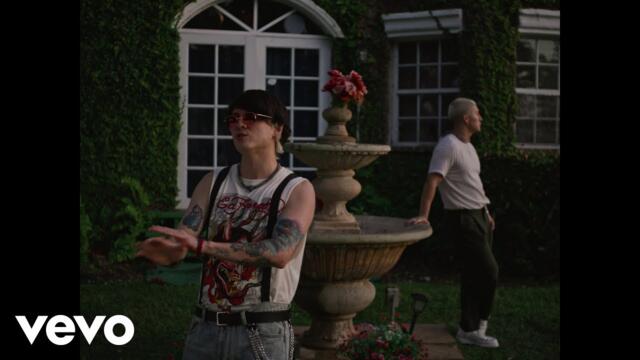 Alex Ponce, Christopher Velez - Ojitos Verdes (Official Video)