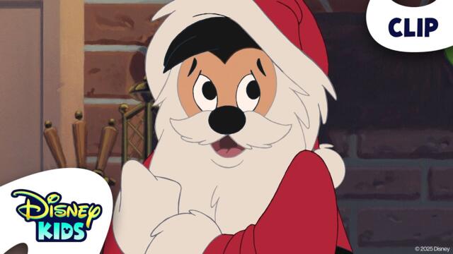 Goofy's Son Max Dresses Up As Santa 🎅 | Mickey's Once Upon a Christmas 🎄 | @disneykids
