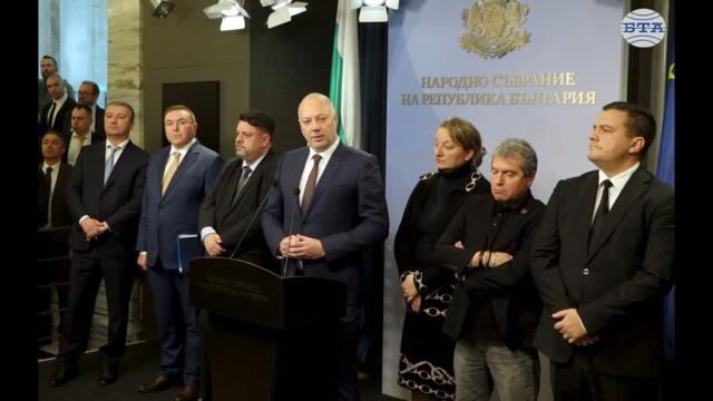 Преди гласуването на вота на недоверие правителството подава оставка, обяви премиерът Росен Желязков
