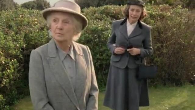 Мис Марпъл - Трупът в библиотеката (The Body in the Library 1984) Е01