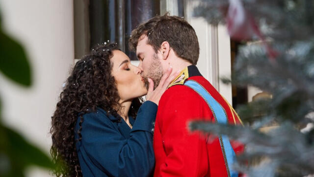 Весела кралска Коледа (синхронен екип, дублаж по Нова телевизия на 25.12.2025 г.) (запис)