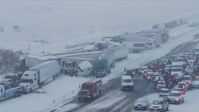End of Years Chaos in Canada! Extreme Blizzard Causing Many Accident in Toronto