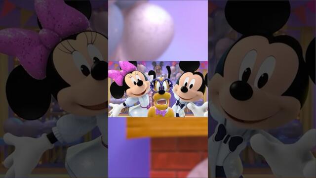 Join Mickey Mouse and welcome in the New Year together! 🎆❤️ | Me & Mickey | Disney Jr.