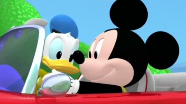 Mickey Mouse in hey duggee