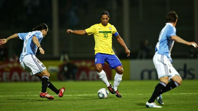 Ronaldinho – Dribbling That Made Football Beautiful