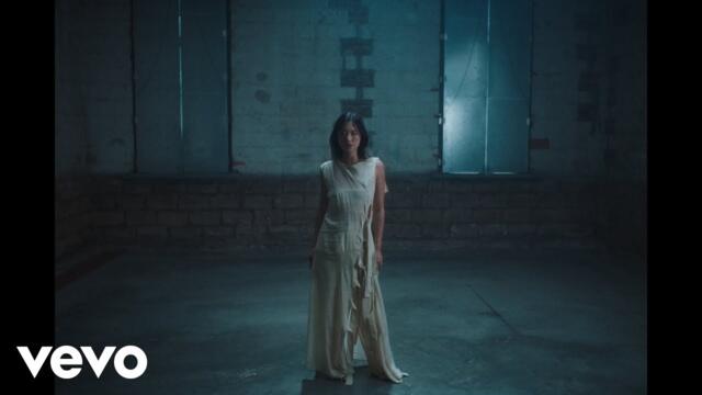 Sarah Kinsley - Lonely Touch (Official Music Video)