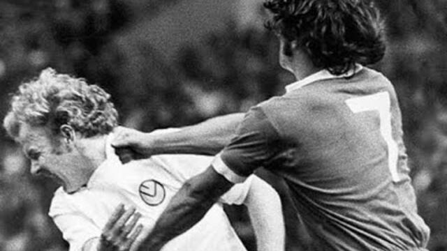 1974 Keegan punched Bremner - vs Leeds (Charity Shield)