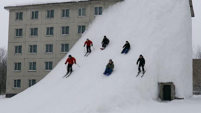 RECORD! You've never seen anything like it! Snow as high as a five-story building
