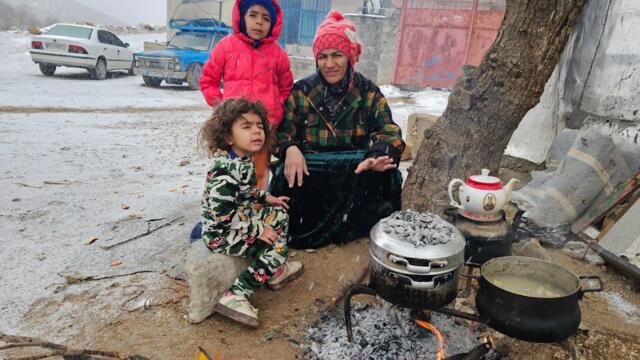 A Snowy Day Without Gas | Warm Moments by the Fire with Hajar’s Family