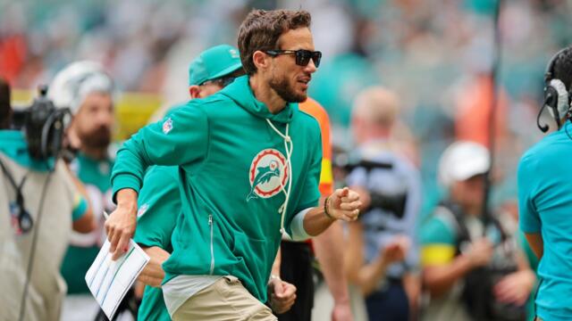 Chargers Hire Mike McDaniel as New Offensive Coordinator