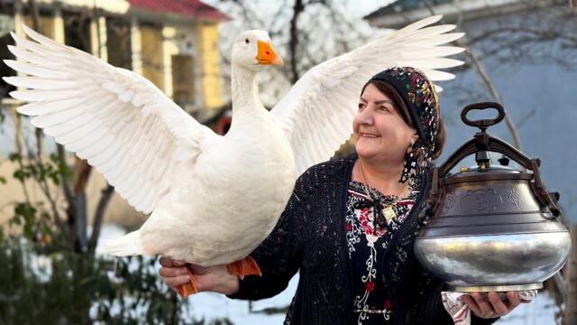 Grandma Cooks Juicy Goose in an Afghan Cauldron! The Most Tender Meat Ever!