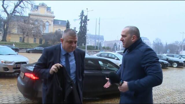 Питам депутатите: страх ли ги е от РАДЕВ?