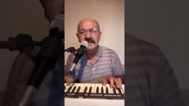 1022  Билбилот рано пропея Кате.