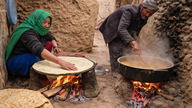 Village life Afghanistan- Bread baking style food and daily life