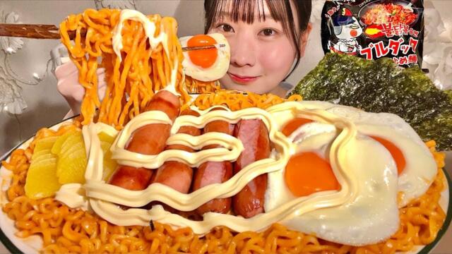 ASMR Buldak Spicy Noodles with Mayo【Mukbang/ Eating Sounds】【English subtitles】