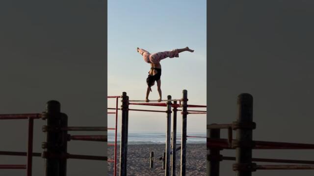 Calisthenics Girl Skills #fitnessgalaxy #calisthenics #gymgirl #viral