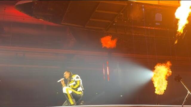 This Apache 207 Stuttgart Concert Was INSANE 🔥 | Arena Tour 2025/26