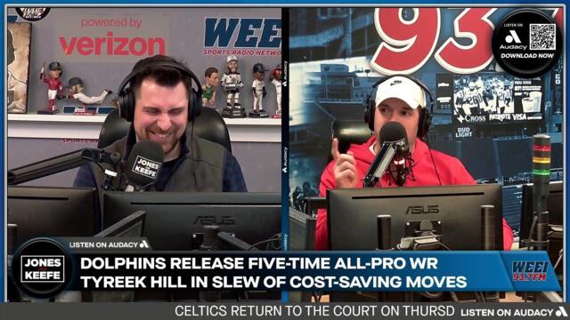 Should the Patriots take a chance on Tyreek Hill?