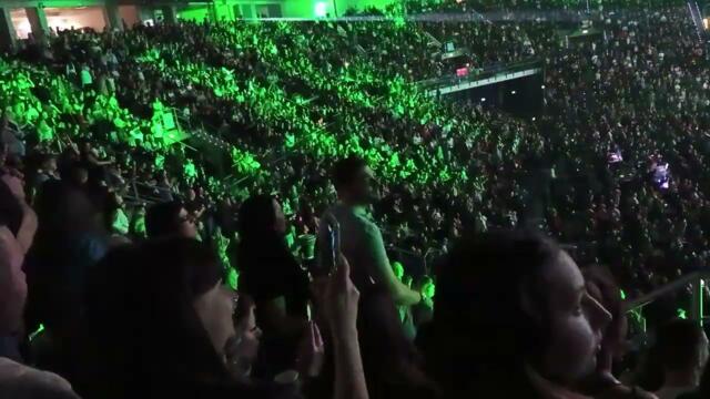 Част от концерта на Азис