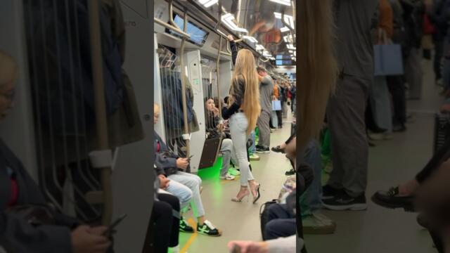🇷🇺Екатерина Мартинова - Rush Hour in the Metro 🚇