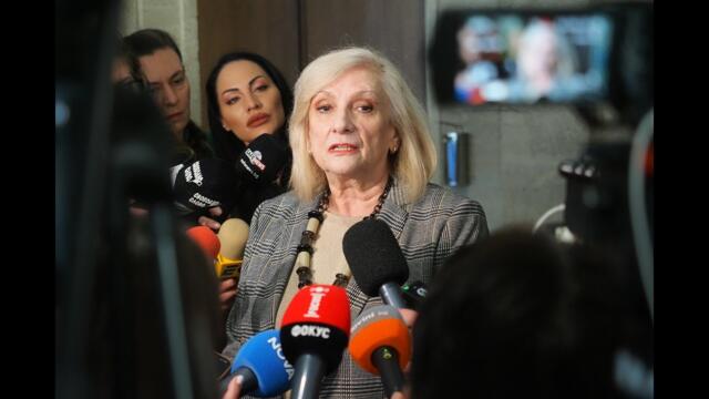 Искра Михайлова: Трима депутати са допуснали грешка, ще поправят вота си