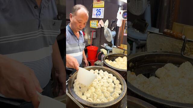 Wait for the Bottom Crunch!│한 입 베어물면 육즙 폭발! 겉바속촉 성젠바오