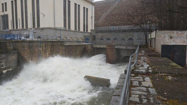 Контролирано изпускат язовир „Копринка“