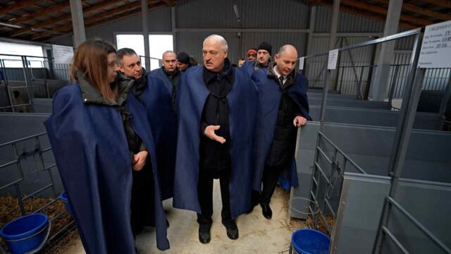 Лукашенко взялся за ВИЛЫ! // Куда внепланово приехал Президент?