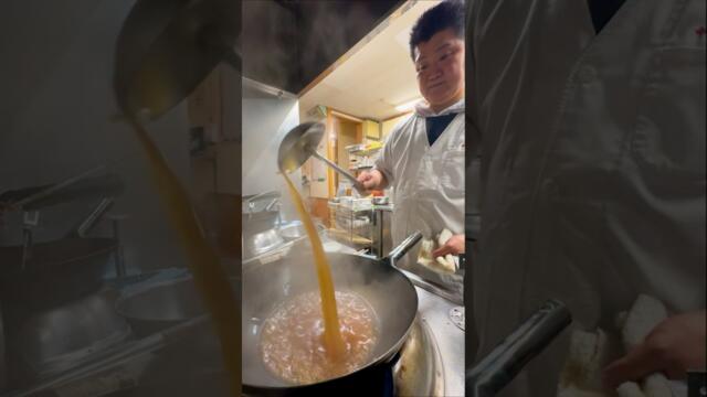 Legendary 53-Year-Old Tenshinhan! Silky Gravy & Savory Mince at This Classic Japanese Diner