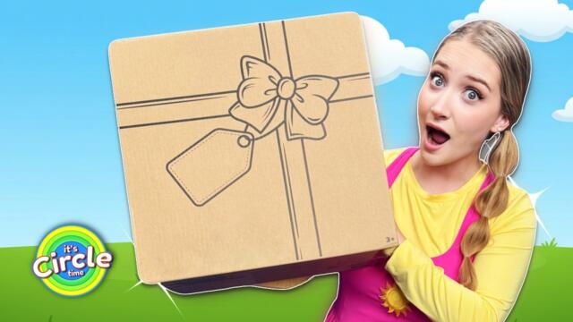 Miss Sarah Sunshine Plays With the Mickey Mouse Clubhouse Playset | Its Circle Time