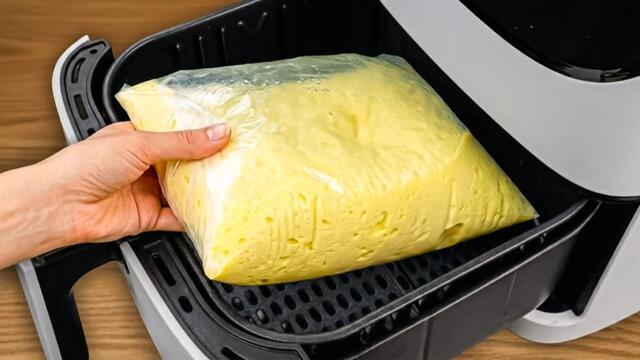 Don’t waste your time, just put the bag with the dough into the Air Fryer!  You'll be amazeda